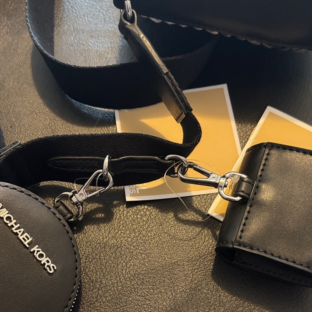NWOT Michael Kors Black/White/Gray Textured Crossbody Bag With AirPod/Coin Pouch - Picture 9 of 10